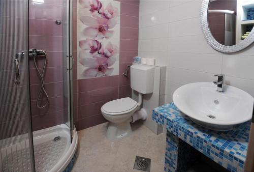 Apartments by the sea Split - 13105, Split (photo 6)