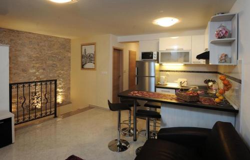 Apartments by the sea Split - 13105, Split (photo 9)