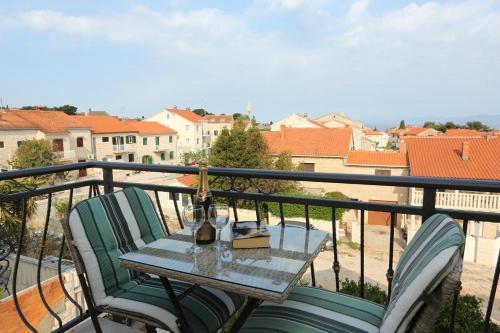 Apartments with a parking space Supetar Brac - 13165 - main image