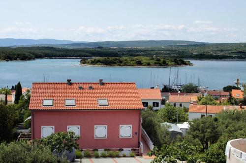 Apartments with a parking space Punat Krk - 5357