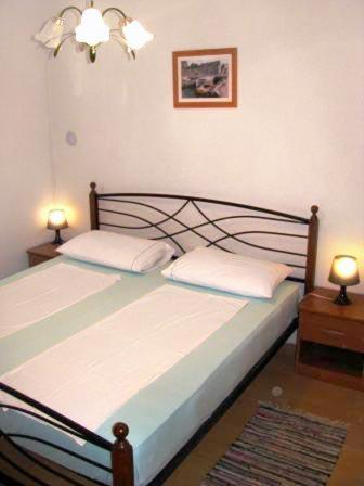  Apartment Grebastica 966a, Ferienwohnung in Bašelovići