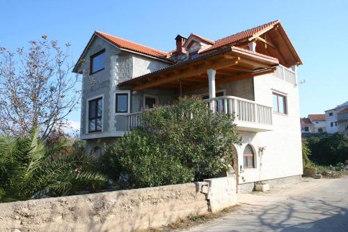 Apartment in Sumartin 