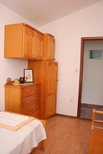 Apartments by the sea Basina, Hvar - 4620
