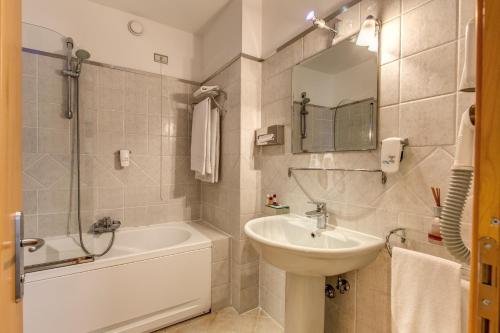 Hotel Franklin Feel the Sound