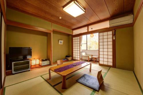 room detail thumbnail 0