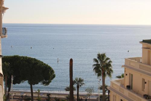 

Beautiful Studio - Sea view - Cannes Croisette PALAIS MIRAMAR