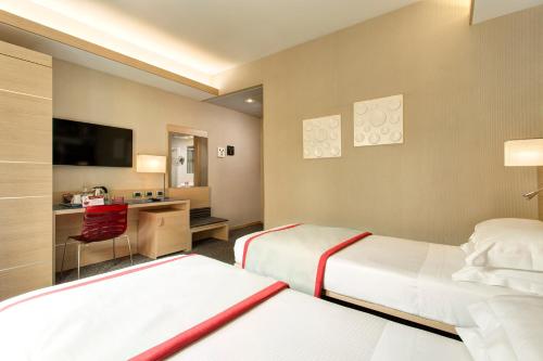 iQ Hotel Roma