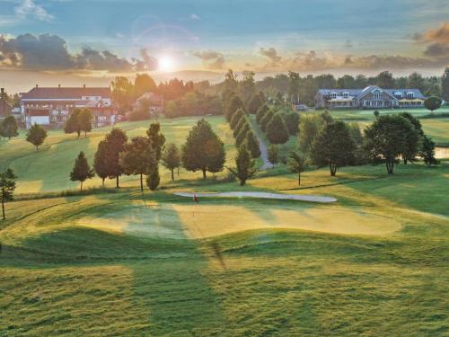 Golf & Resort Hotel Gut Heckenhof im Siegtal zwischen Bonn und Köln in Eitorf, Deutschland