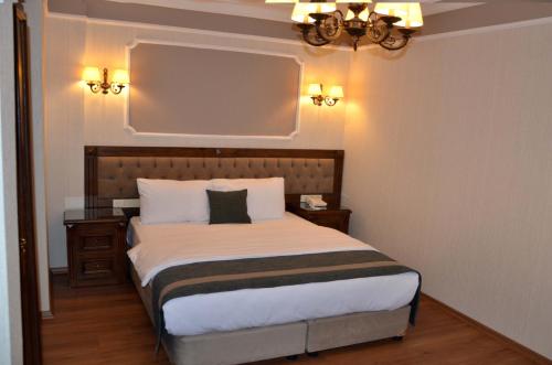Deluxe Double Room image 5