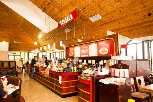 อาหารและเครื่องดื่ม, เดย์ส อินน์ บาย วินด์แฮม เคนดัล คิลลิงตัน เลค (Days Inn by Wyndham Kendal Killington Lake) in เค็นเดล