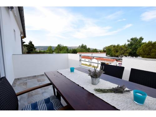 陽台/露台, Apartments LA ROOM-near the "Pisak" beach in 瑟里尼