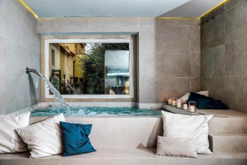 Hot tub, Dimora Caiammari Luxury Hotel & Spa in Riserva Naturale