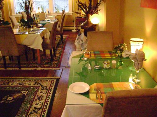 ห้องอาหาร, Lakelawn B&B and Motel in ยาร์เมาท์