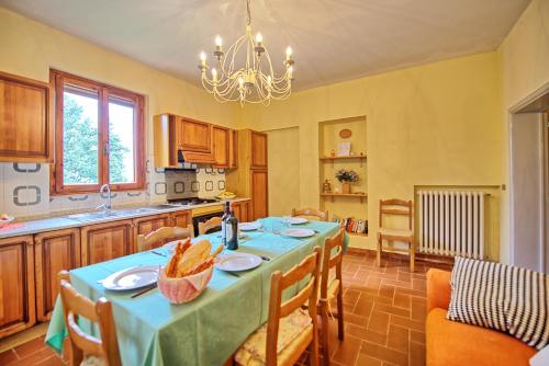 keuken, Vittoriana near San Gimignano by PosarelliVillas in Montauto