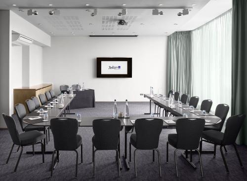 Radisson Blu Hotel Birmingham - main image
