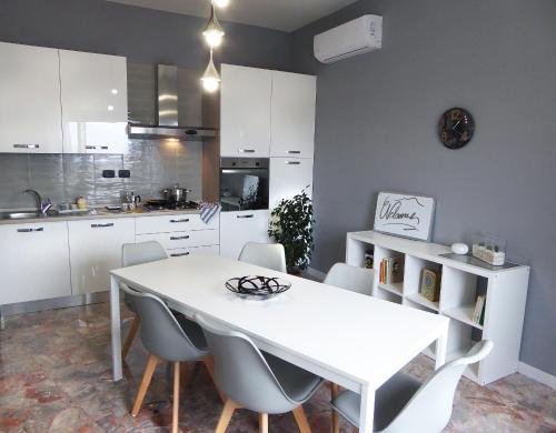 La Bella Vita Apartments, Naples