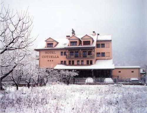 Hotel Cotiella, Campo bei Pozán de Vero