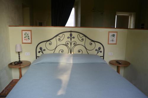 1 queen bed, 1 twin bed