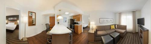 2 bedrooms, 3 beds