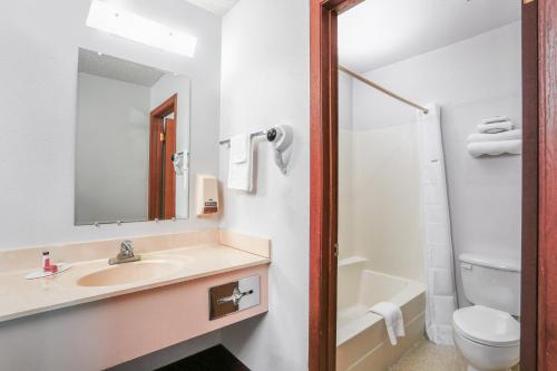 Travelodge by Wyndham Deer Lodge Montana - main image