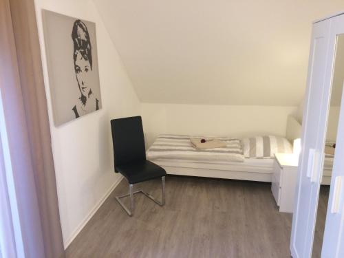 Haus Willi - kleine & schnuckelige Ferienwohnung in Ortenberg mit WLAN Balkon Parkplatz - neu & sauber & gemütlich