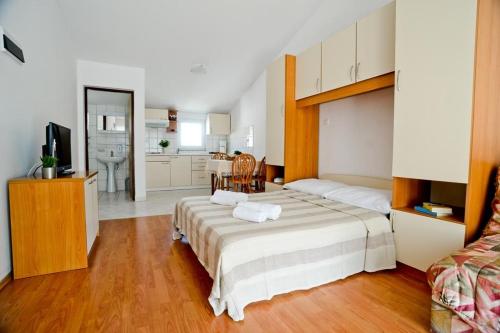 Studio Sukosan 6131c, Sukošan (San Cassiano) (foto 8)