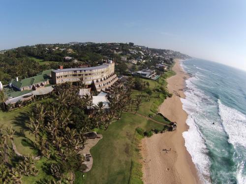 Salt Rock Hotel and Beach Resort in บัลลิโต