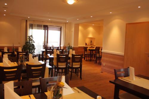 餐廳, 歐瓦爾蘭德酒店 (Landhotel Oßwald) in 里斯基希海姆