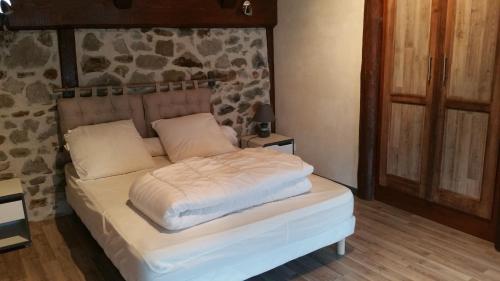 Gîte très lumineux (Gite tres lumineux) in Orcival