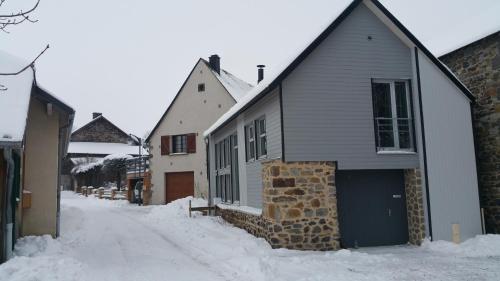 Gîte très lumineux (Gite tres lumineux) in Orcival