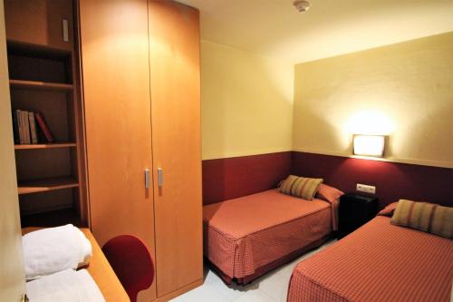Apartaments Sant Jordi Girona 97 - image 4