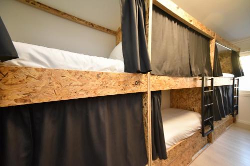 1 bunk bed