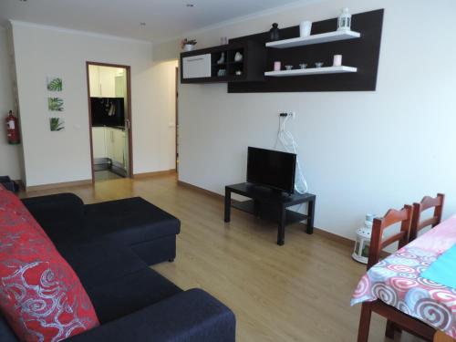  Cozy Beach Apartment near Tennis Court in Quinta de Santo António