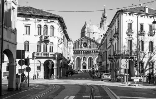 Hotel Serafino - Tap to explore photos