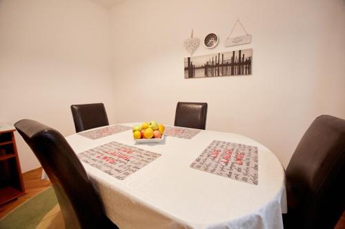Central Tuzla apt - free parking - image 10