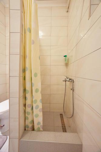 Central Tuzla apt - free parking - image 13