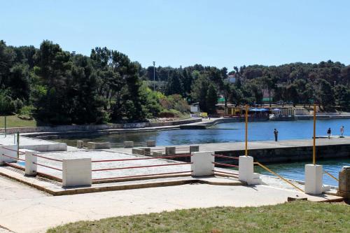 Apartments with WiFi Pula - 12944 - image 14