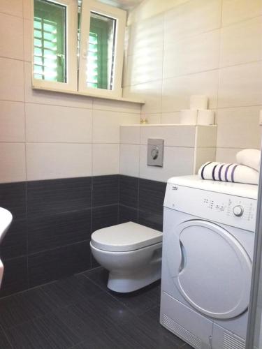 Apartments with WiFi Split - 13459, Split (photo 3)