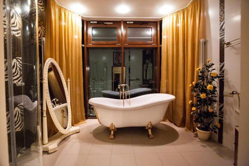 Triumph Palace Boutique Hotel - image 6