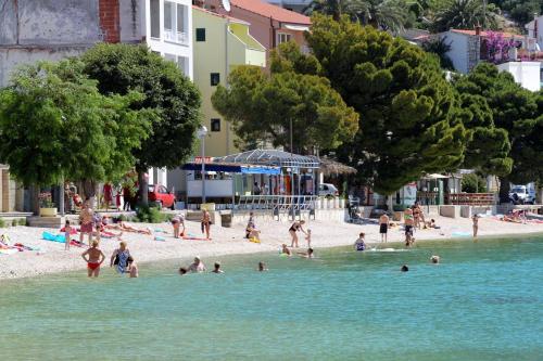 Apartments with a parking space Igrane Makarska - 13535 - image 6