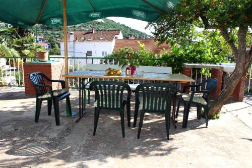 Apartments by the sea Tisno Murter - 13588 - image 4