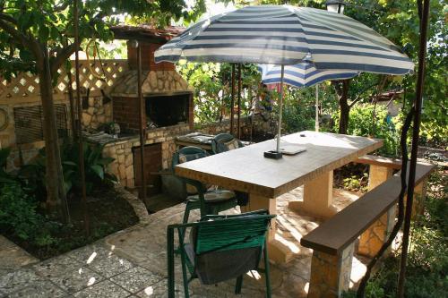 Apartments by the sea Seget Vranjica Trogir - 975 - image 6