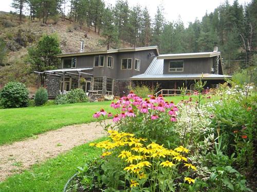 Mountain Springs Nature Retreat - Accommodation - Kaleden