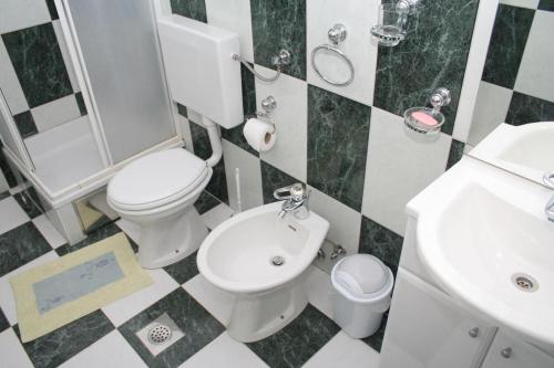  Apartment Splitska 2930a in Postira