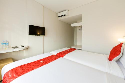 Superior Twin Room image 5