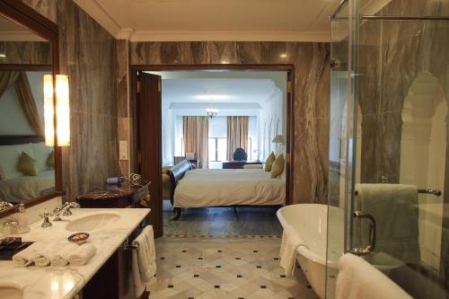 Lakosztály (3 felnőtt részére) (Suite (3 Adults))