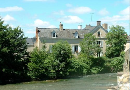 Chambres d'hôtes Le Pont Romain - Chambre d'hôtes - Montfort-le-Gesnois