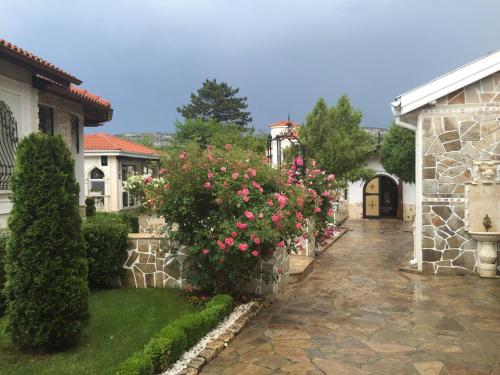 Viesnīcas āriene, Villa St. Michael in Madara