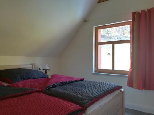 1 queen bed, 1 sofa bed