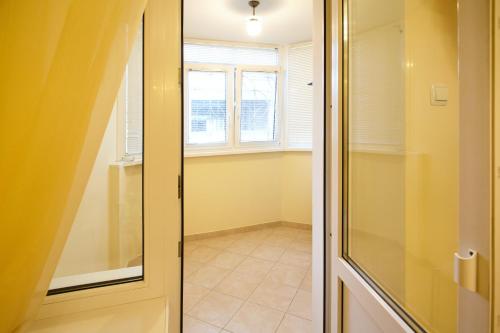 Apartment Deluxe on Moscow Avenue - image 4